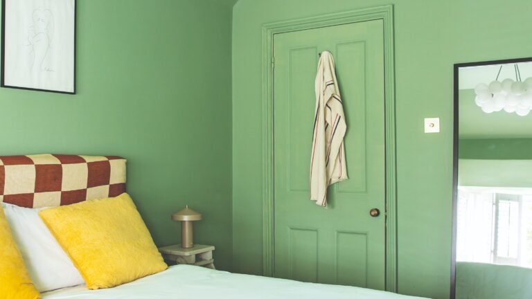 2025 Design Trends Interior Designers Want to Ditch