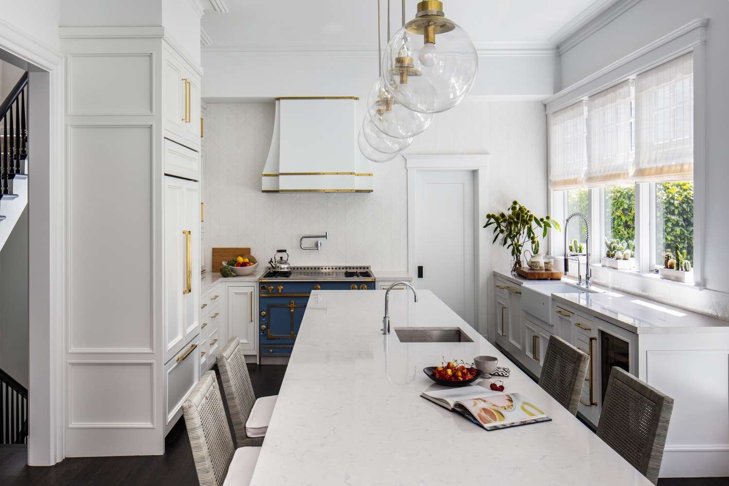 Top White Paint Colors for Stunning Kitchen Cabinets