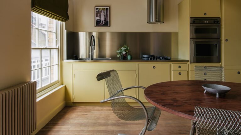 9 Chic Chrome Decor Ideas to Embrace the Unexpected